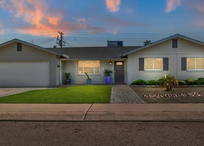 Amazing 4-bdrm Wbackyard Paradise In Holiday home *