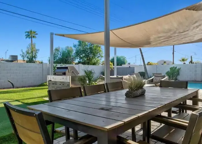 Holiday home Amazing 4-bdrm Wbackyard Paradise In Scottsdale