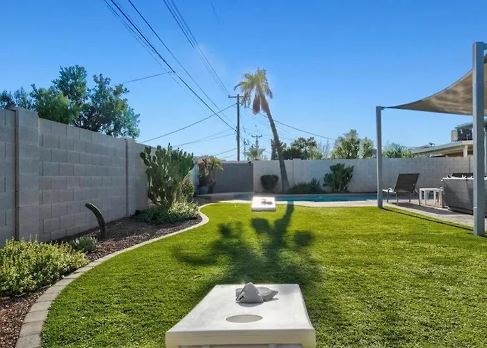 Holiday home Amazing 4-bdrm Wbackyard Paradise In