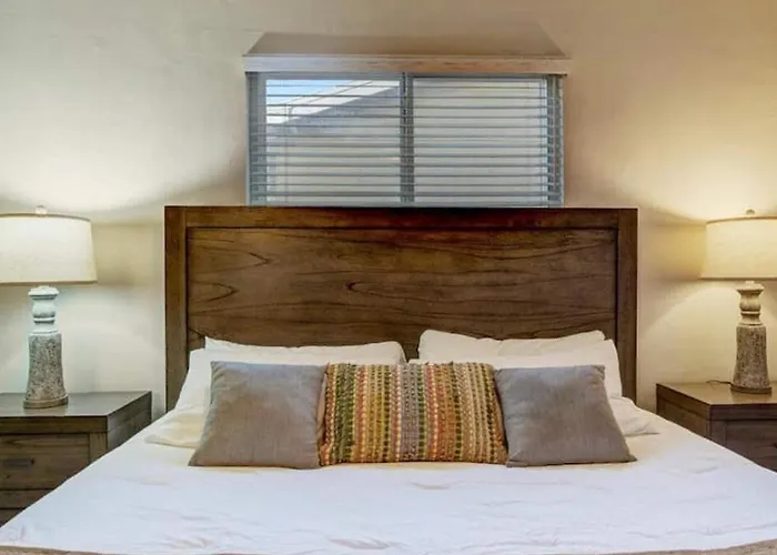Holiday home Amazing 4-bdrm Wbackyard Paradise In Scottsdale