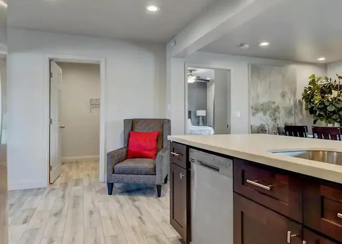 Holiday home Amazing 4-bdrm Wbackyard Paradise In Scottsdale