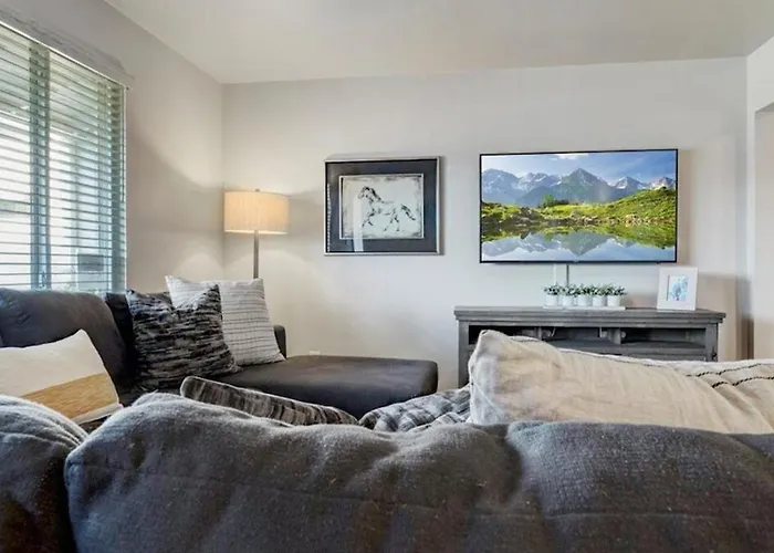 Amazing 4-bdrm Wbackyard Paradise In